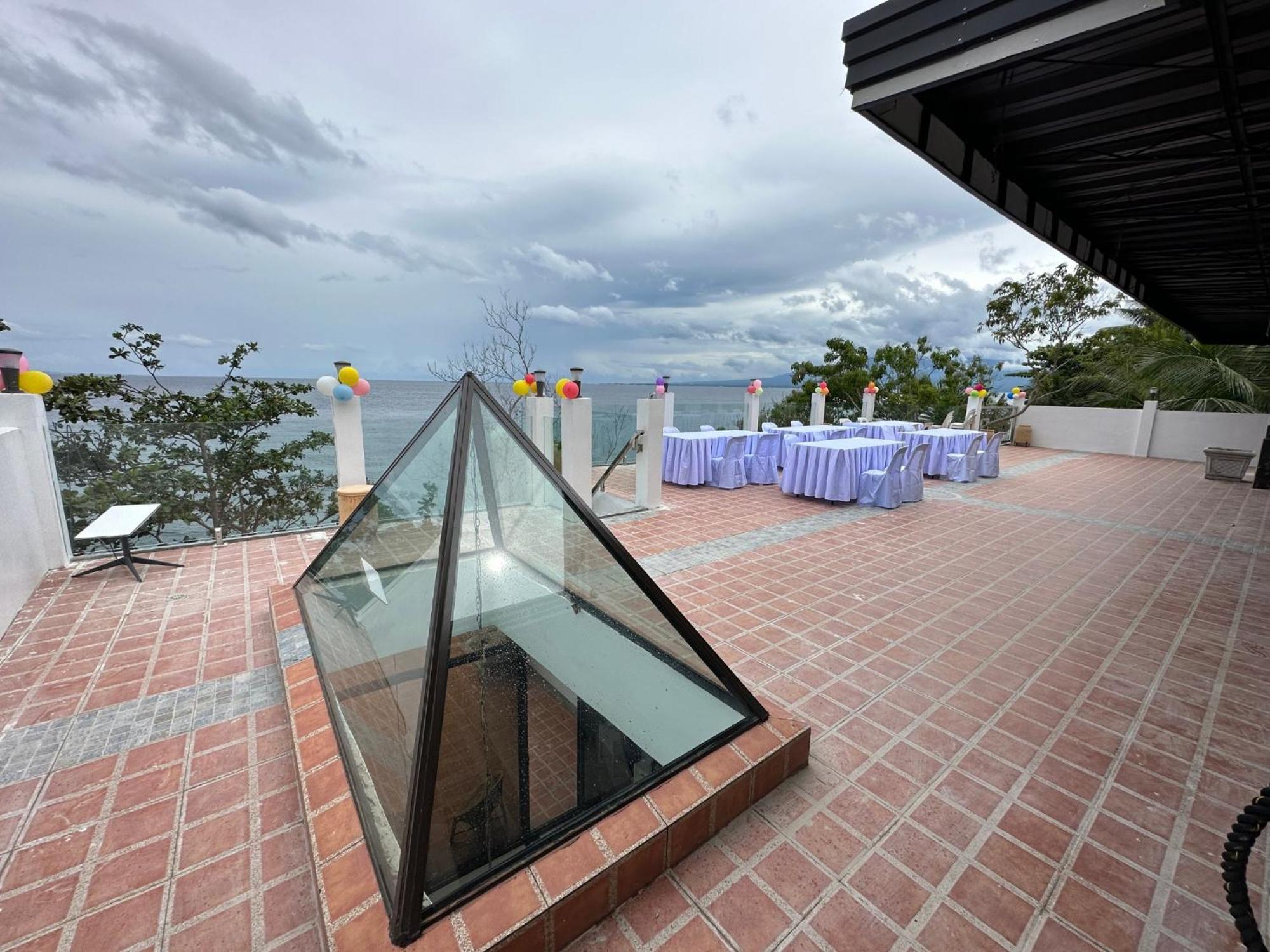 The French Villa-Santander Cebu Exterior photo